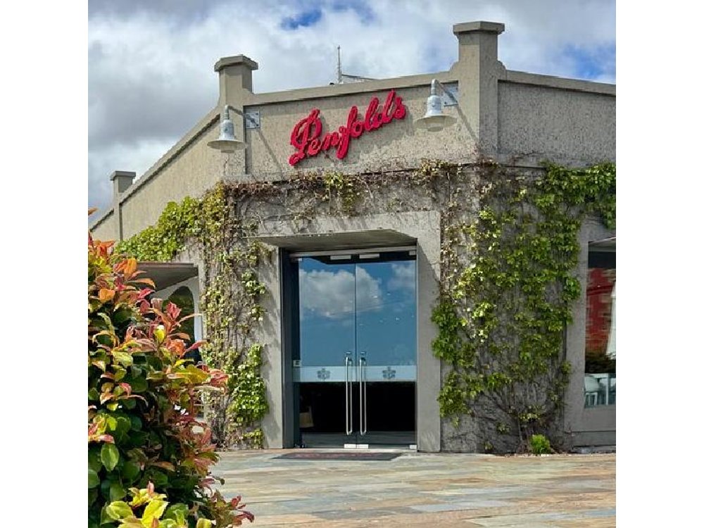 Adelaide Couples Tour: Penfolds(World #2) Visit Hahndorf & Lunch