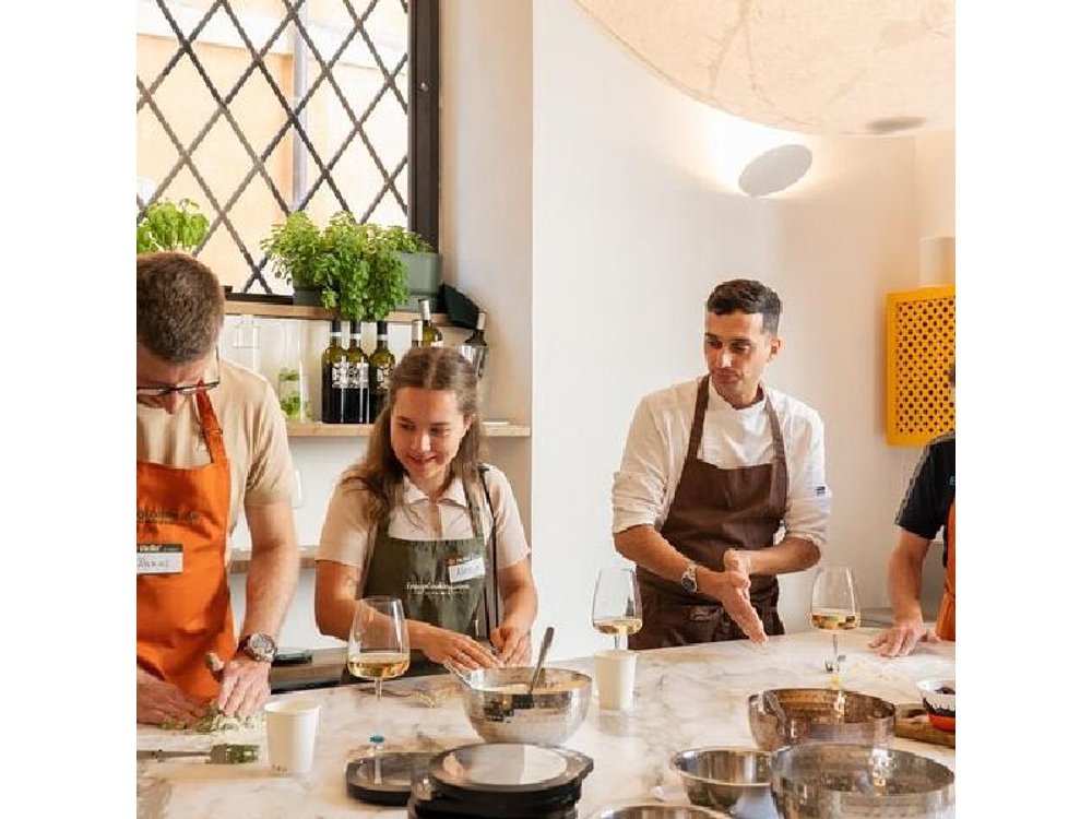 Cook & Dine in Rome: Pizza, Ravioli & Italian Dessert with Wine