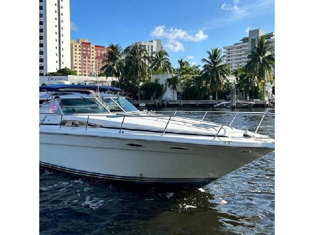 46-foot Private Yacht Rental in Miami