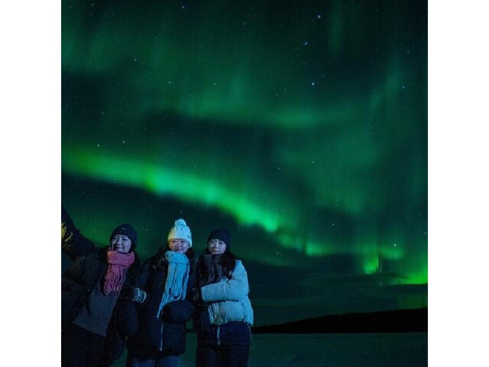 Rovaniemi Private Unlimited Range Northern Lights Hunt VIP Van