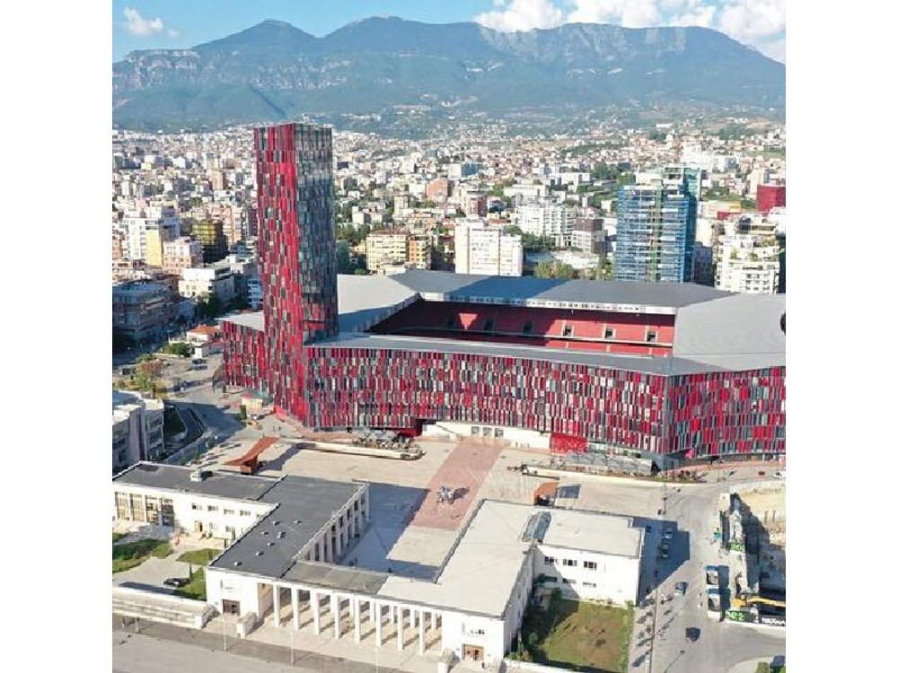Tirana Private Walking Tour with Skanderbeg Square Visit