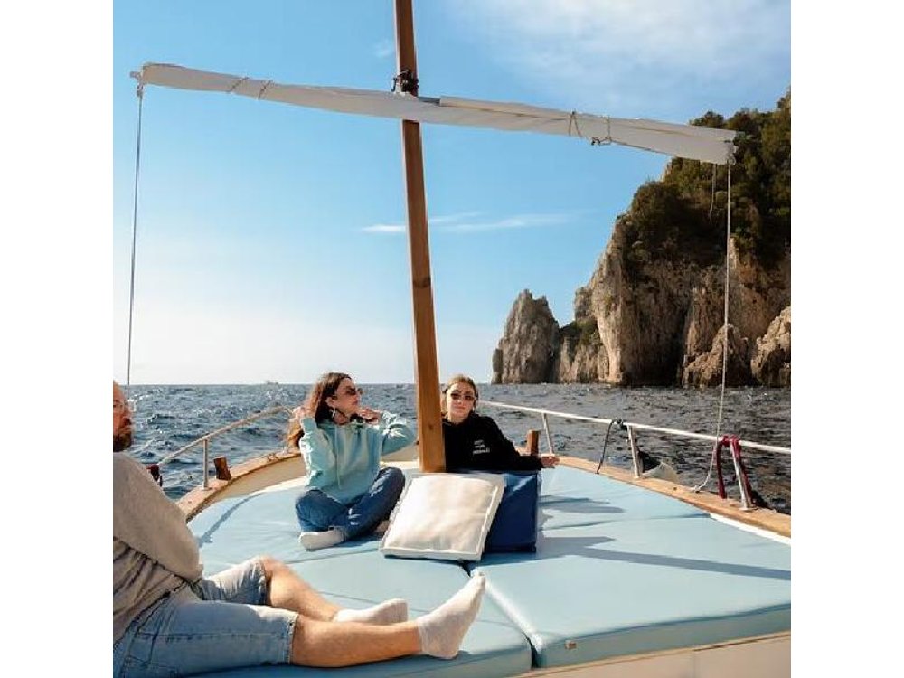 Capri by Private Boat – Hidden Caves & Swimming Stop