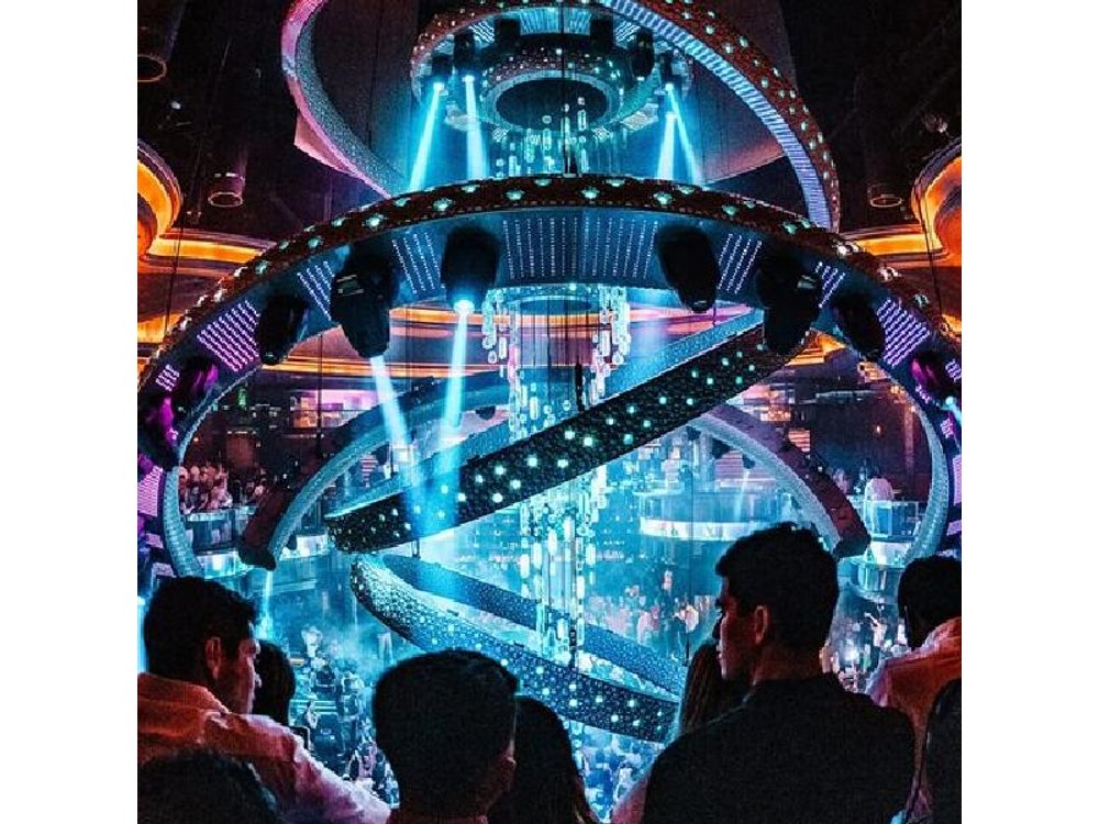 Las Vegas: VIP Club Crawl with Party Bus, Express Entry & Drinks
