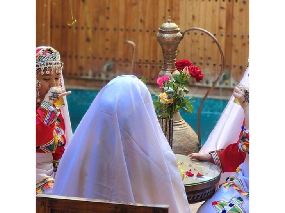 Traditional Moroccan Dress Experience in Marrakech