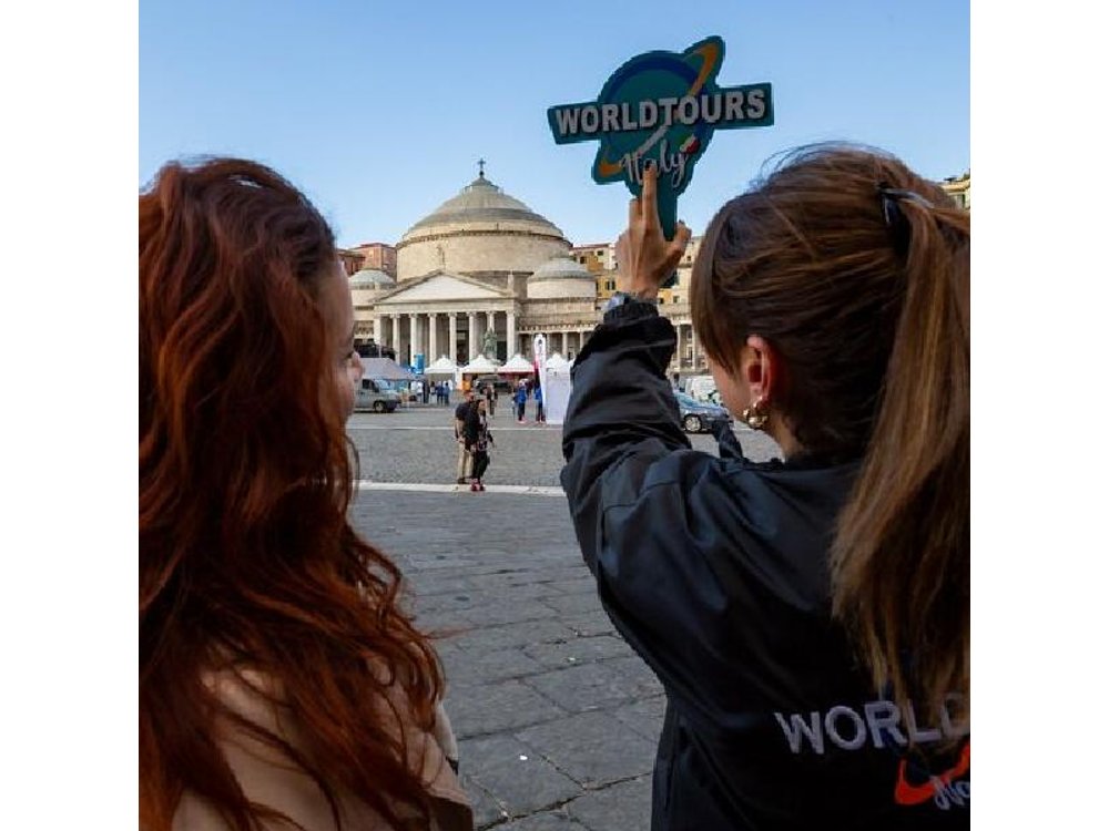 Naples Historic Center Walking Tour & Underground Entry & Lunch