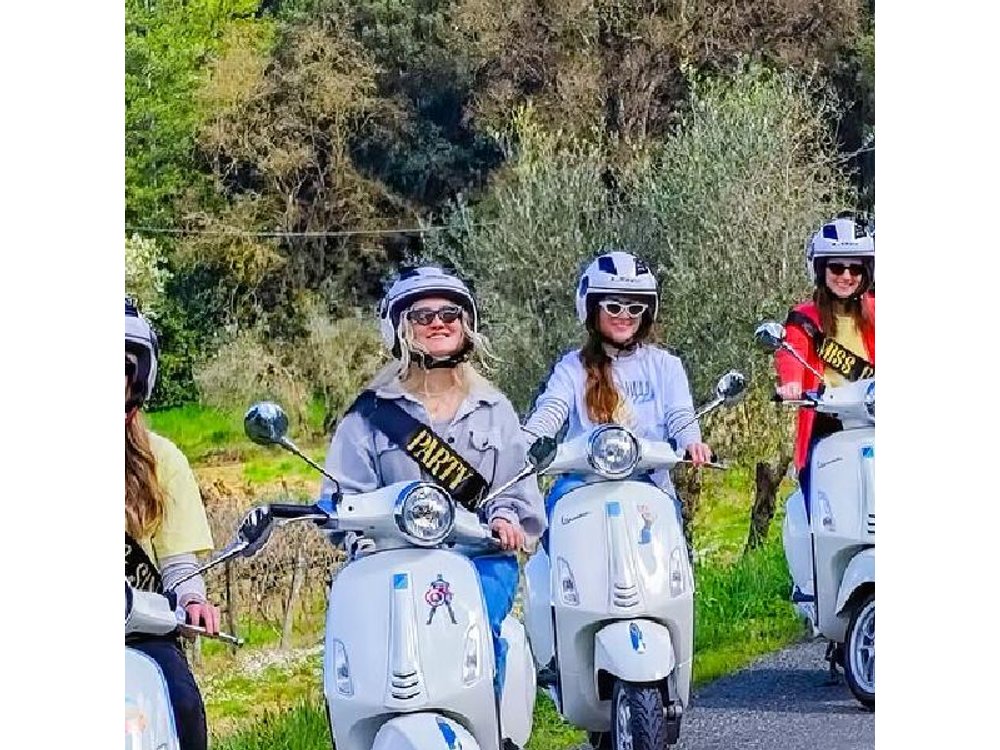 Chianti Vespa Tour with Wine Tasting from Florence