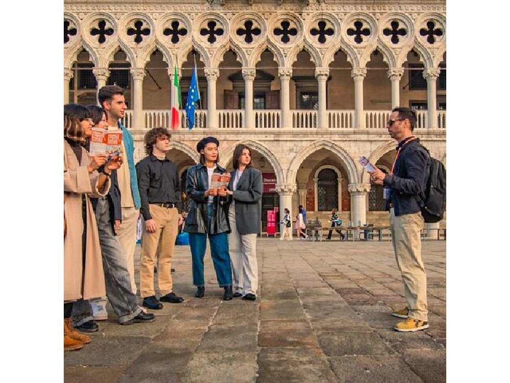 Priority Access to Doge’s Palace: Guided Walking Tour in Venice