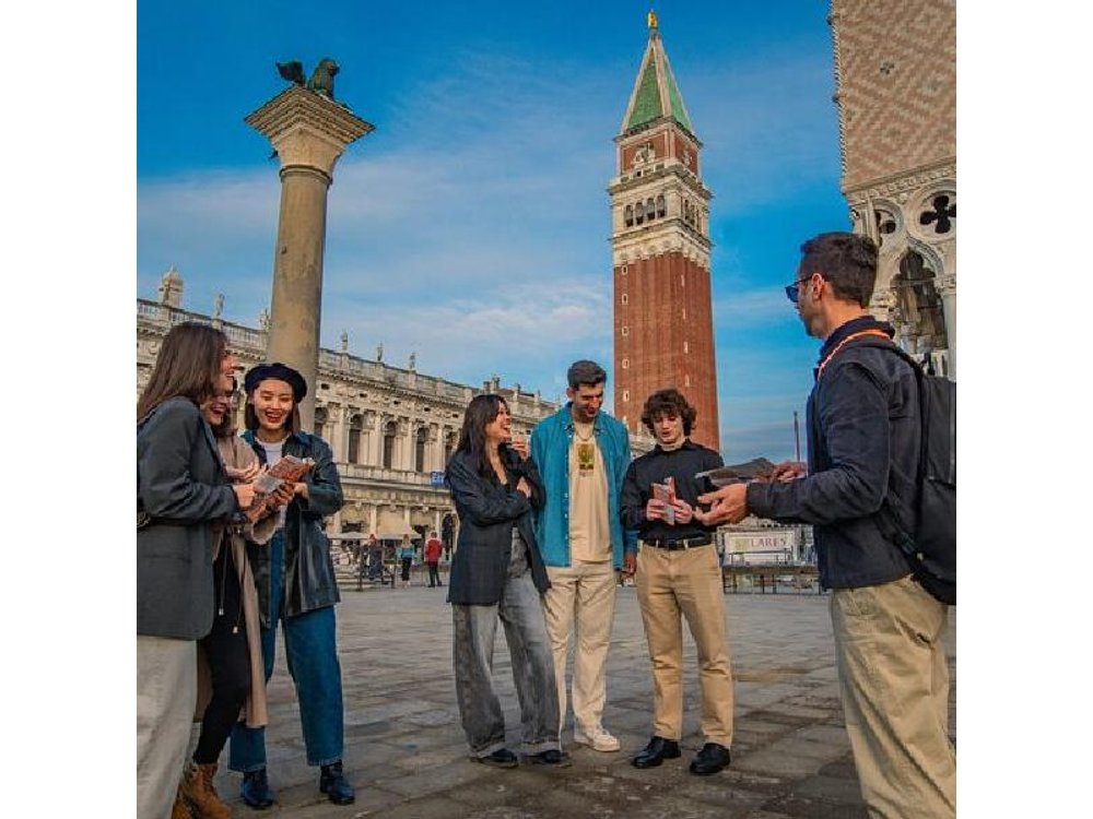 Venice in a Day: Walking tour, Basilica, Doge's Palace & Gondola