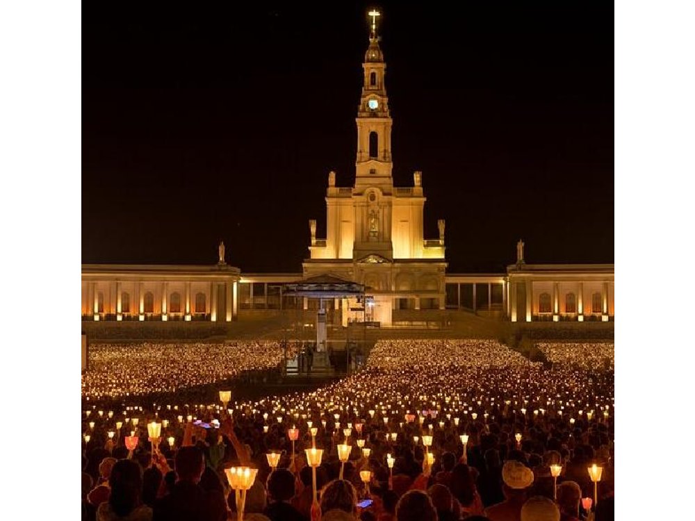 From Lisbon : Fatima to the Night – Experience of the Candle Procession
