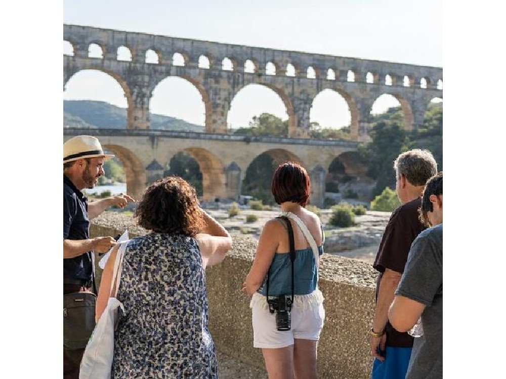 Provence Day Trip from Aix : Baux, Pont du Gard, Avignon and Wine