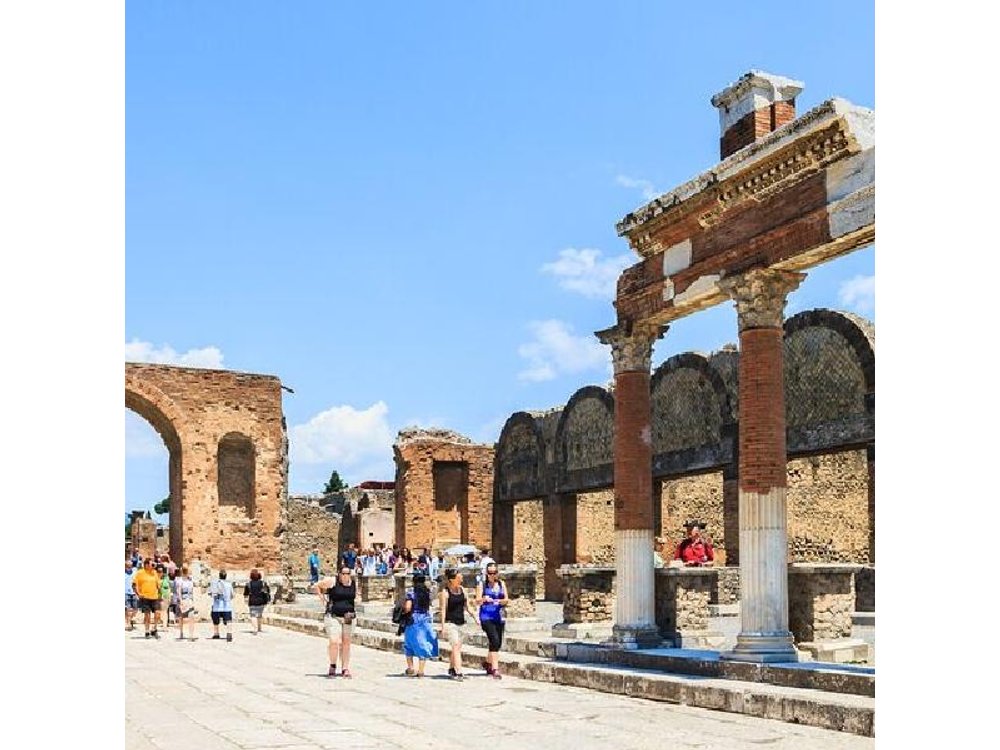 Pompeii and Herculaneum Tour from Sorrento with Tickets and Lunch