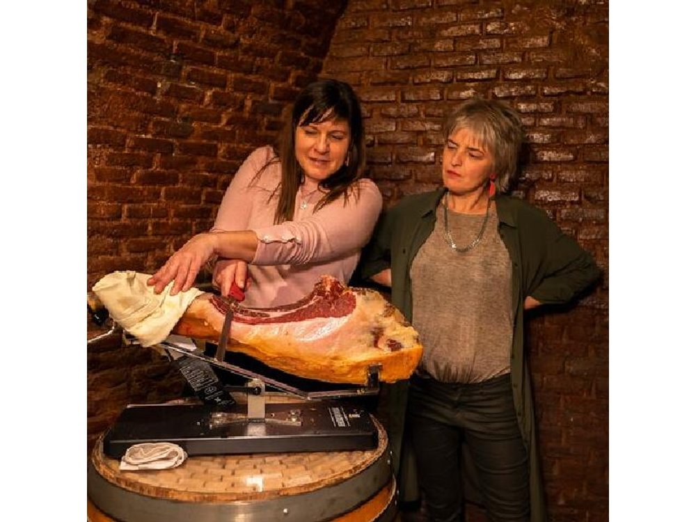 Eating Madrid Food Tour: Tapas, Wine & Local History