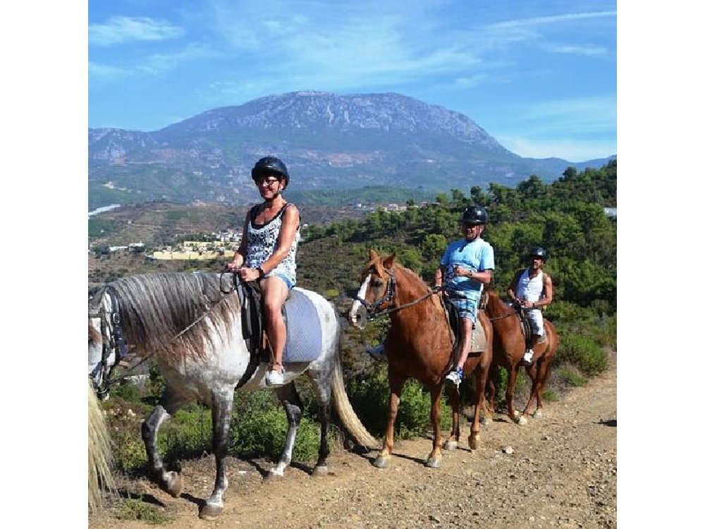 Alanya: Horseback Riding in Taurus: Forest Sea Views 2.5 Hours