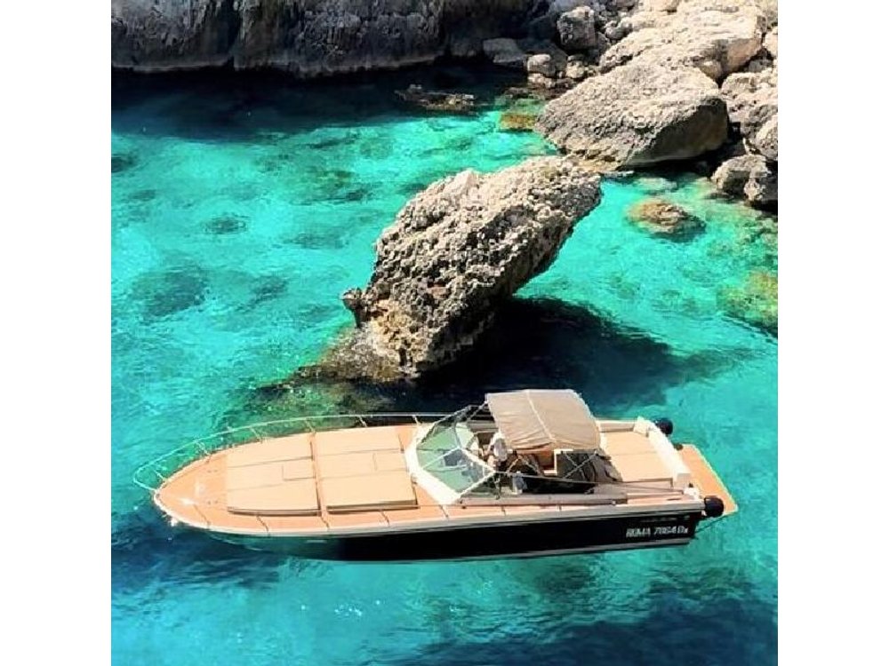 Capri, Private Tour by Luxury Yacht
