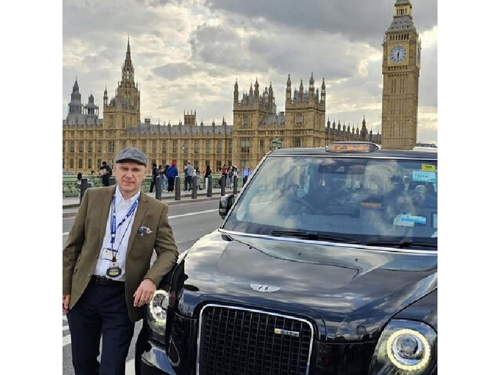 Highlights of London Private Guided Taxi Tour