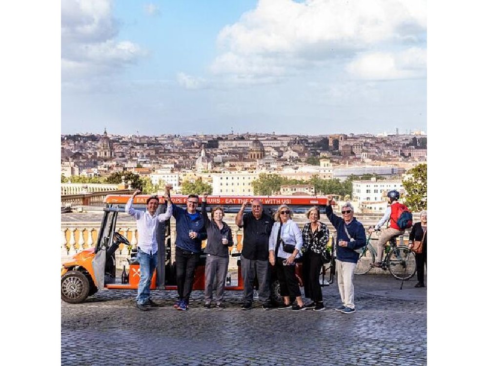 Rome VIP Food Tour by Golf Cart with Pasta and Gelato