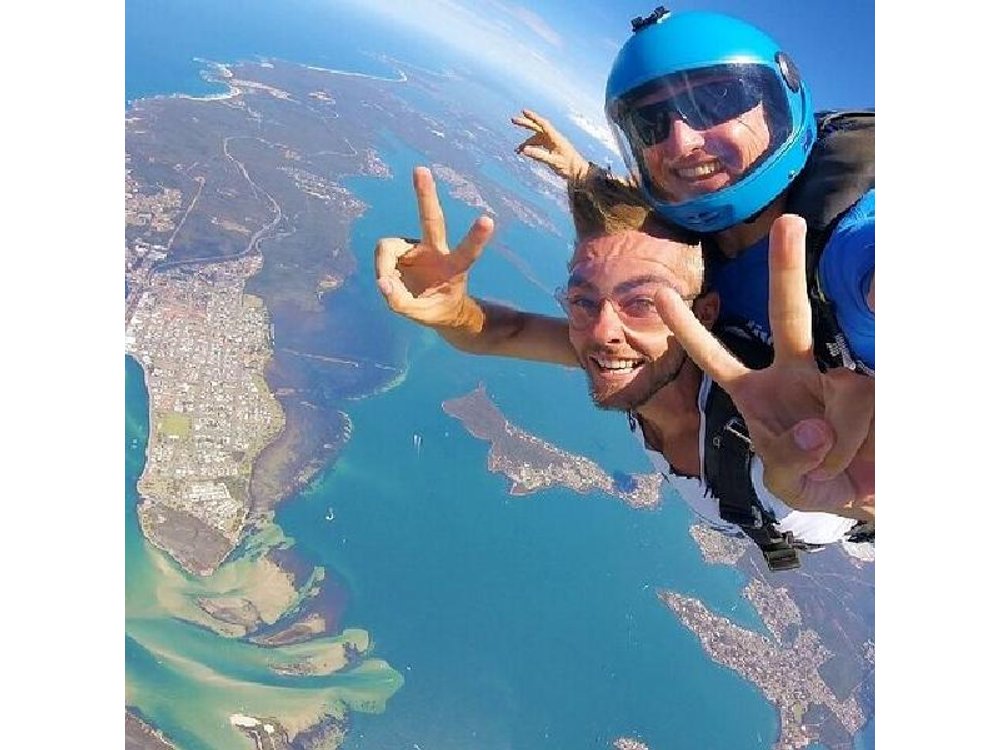 From Sydney: Tandem Skydive Experience over Newcastle Beach