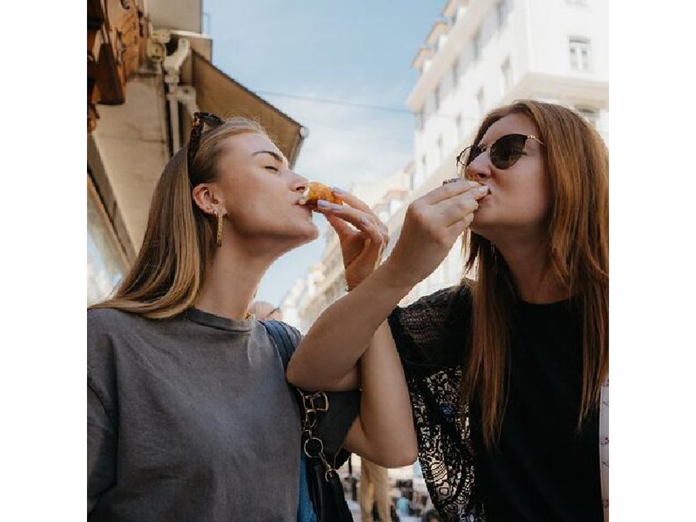 Eating Lisbon Food & Tuk Tuk Tour with Tastings