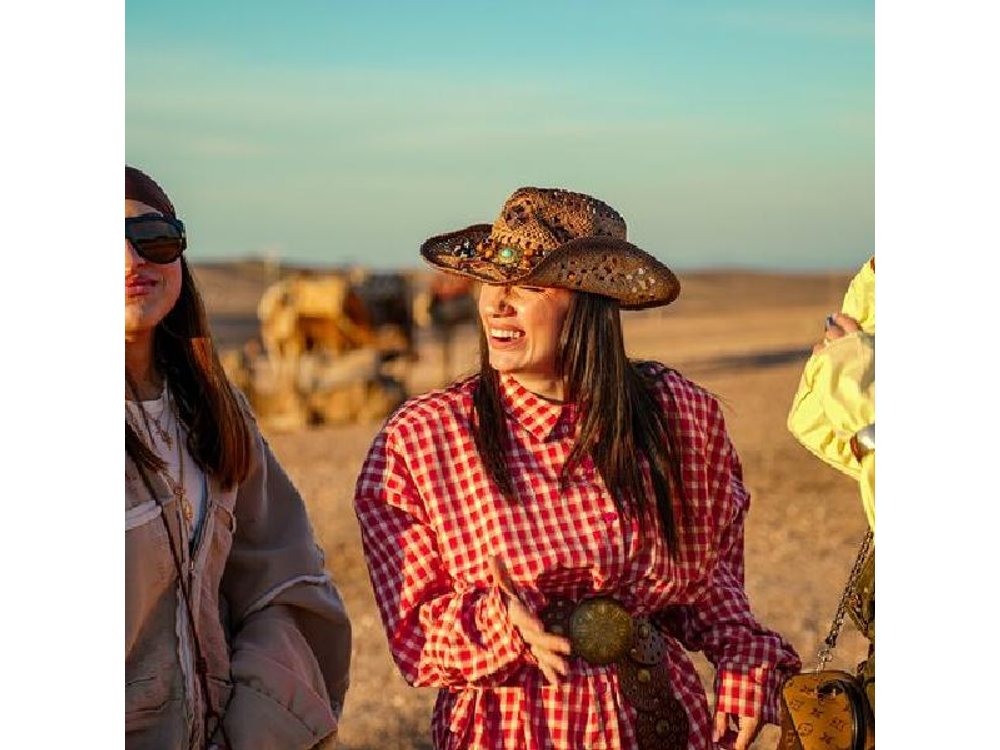 Marrakech: Agafay Desert Dinner Show with Sunset Camel Ride