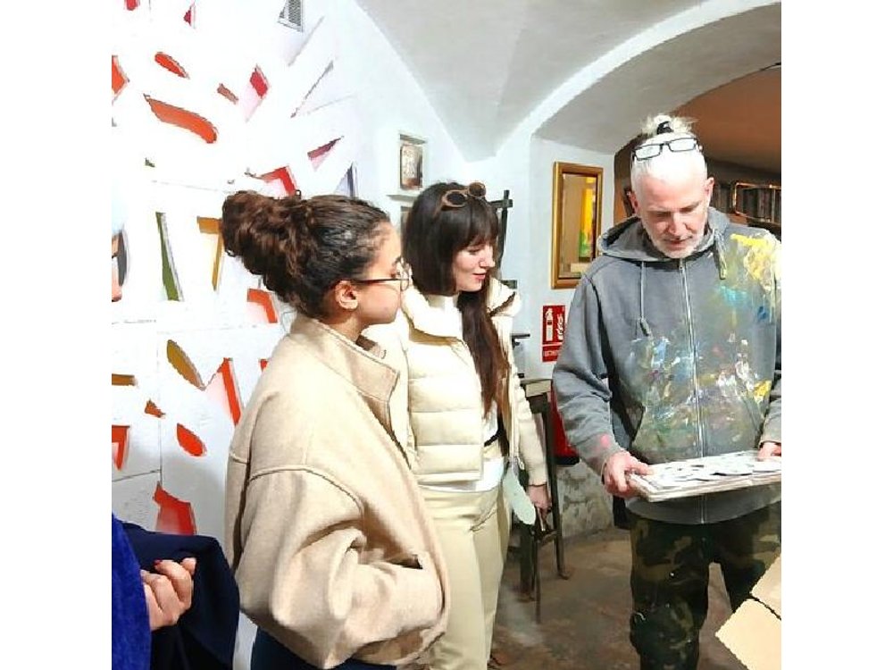 Barcelona Art & Wine: Galleries, Studios & Street Art