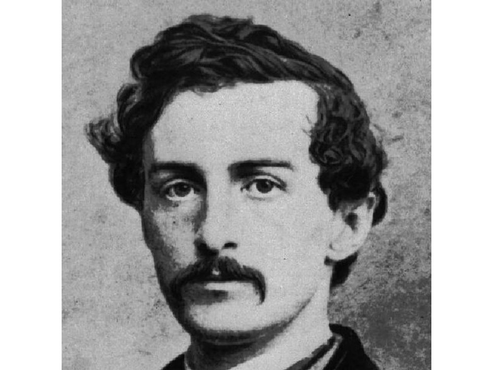Private John Wilkes Booth Escape Tour in Washington DC by Luxury Car