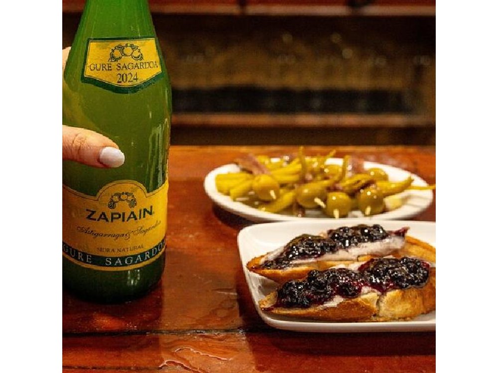 San Sebastian Food Tour: Pintxos, Drinks, and Tapas with a Local