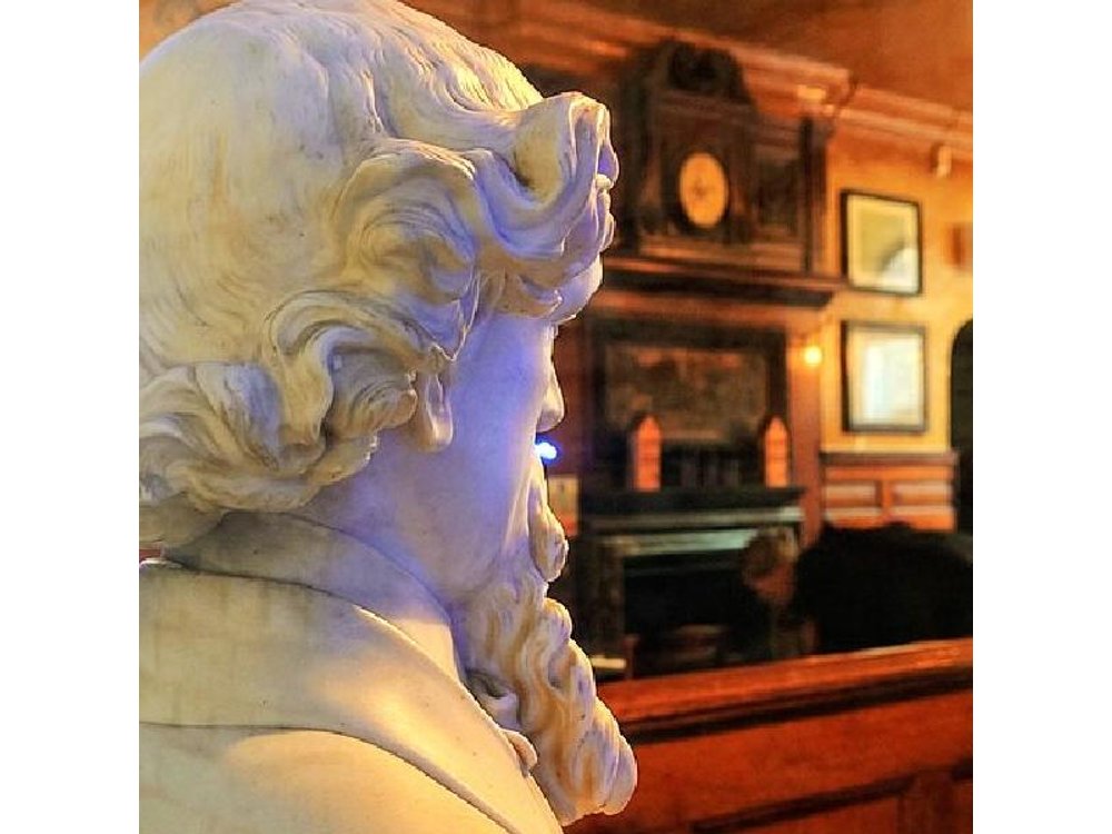 Charles Dickens Old London - Very Small Group Tour