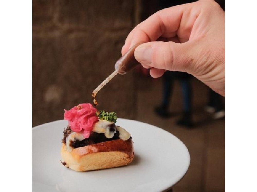 Bilbao Authentic Food Tour with 9 Pintxos and Local Drinks