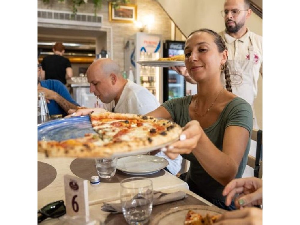 Naples Pizza & Drinks Tour: A Slice of Naples with Eating Europe