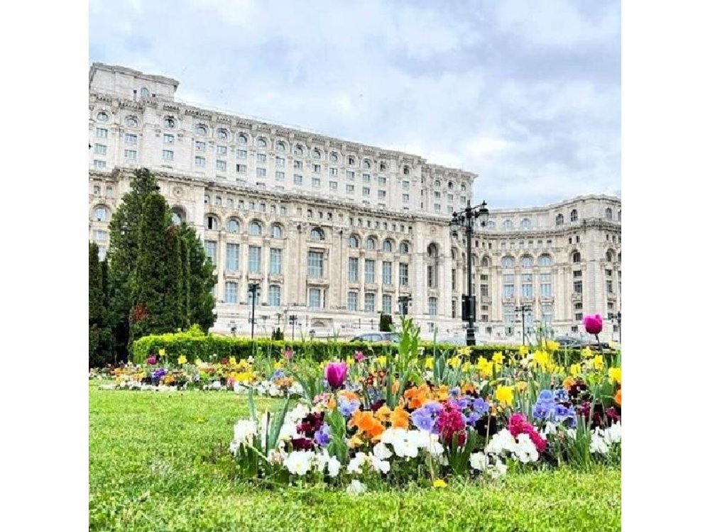 Bucharest Palace Parliament Tour with Bus Transportation