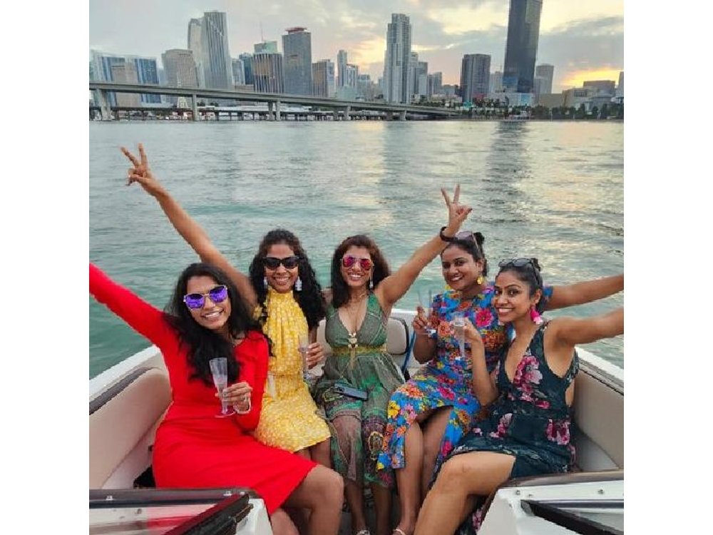 Miami Shared boat: 2 hours on a 22ft boat for 6 people total