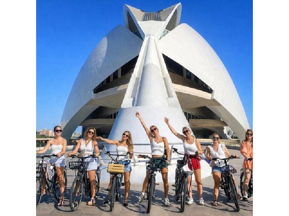 Valencia: Old Town to City of Arts E-Bike Tour