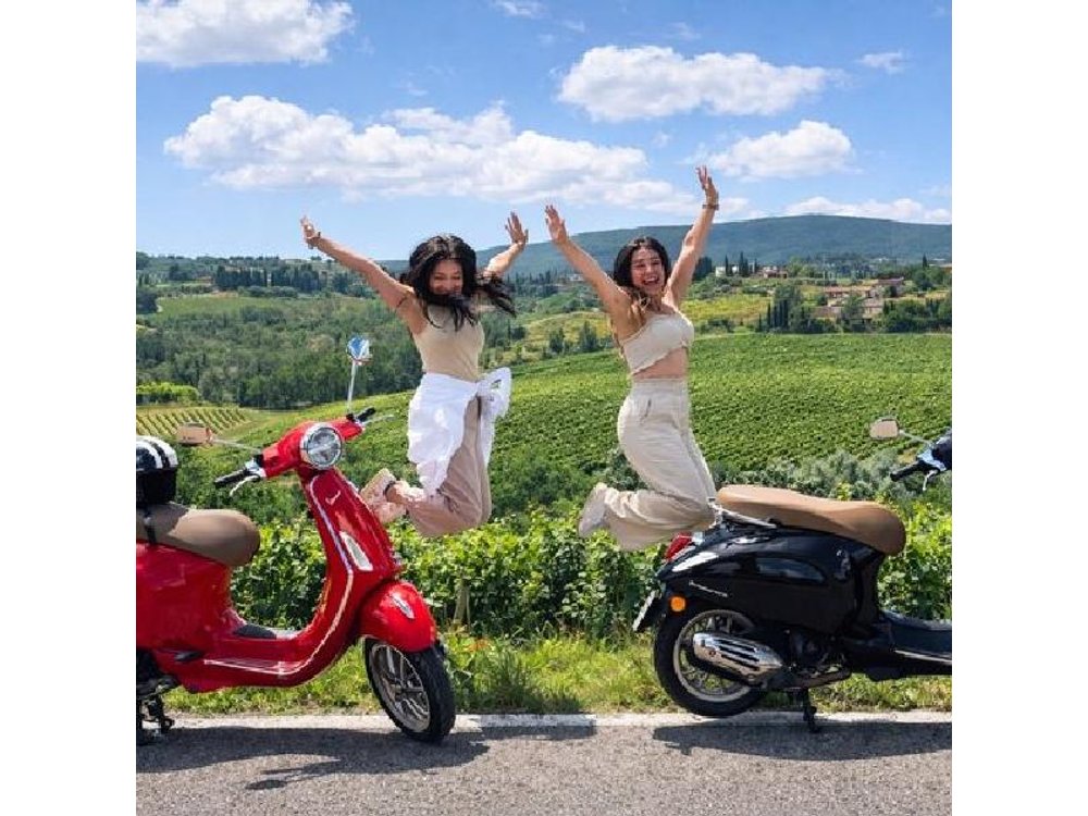 From Florence: Small-Group Tuscany Vespa Tour with Lunch & Wine