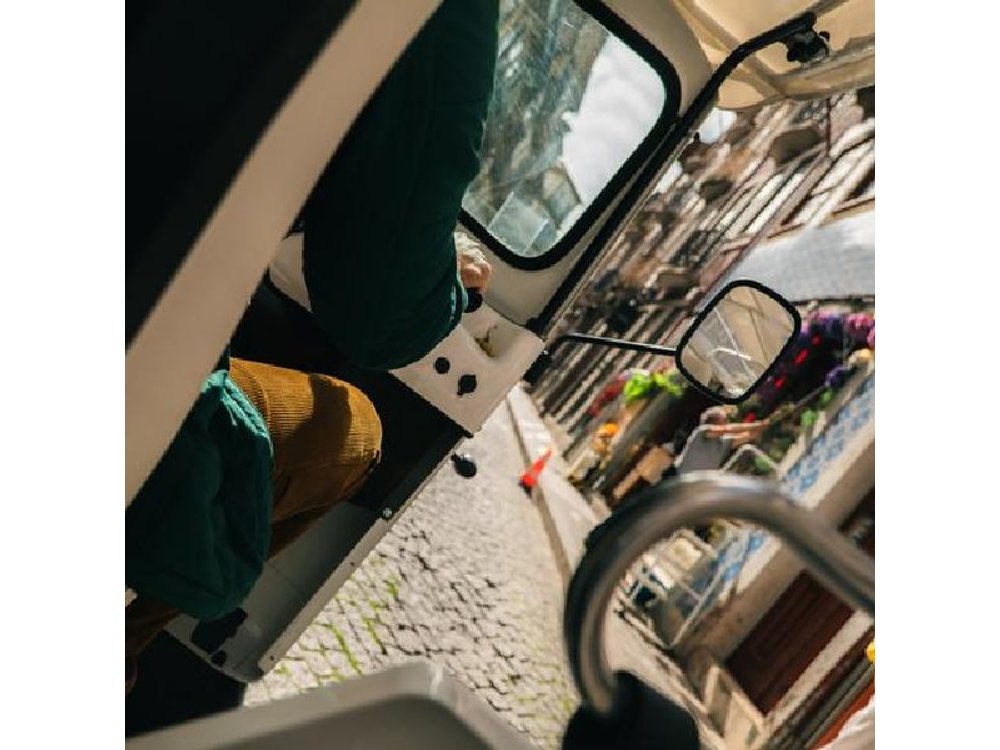 Porto in Style: 2h ride with a Local Guide