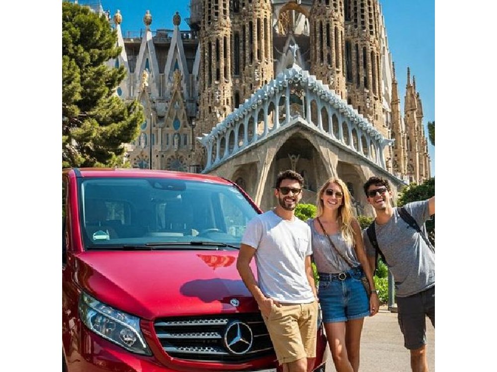 Best of Barcelona: Small Group Tour with Hotel/ Port Pick up