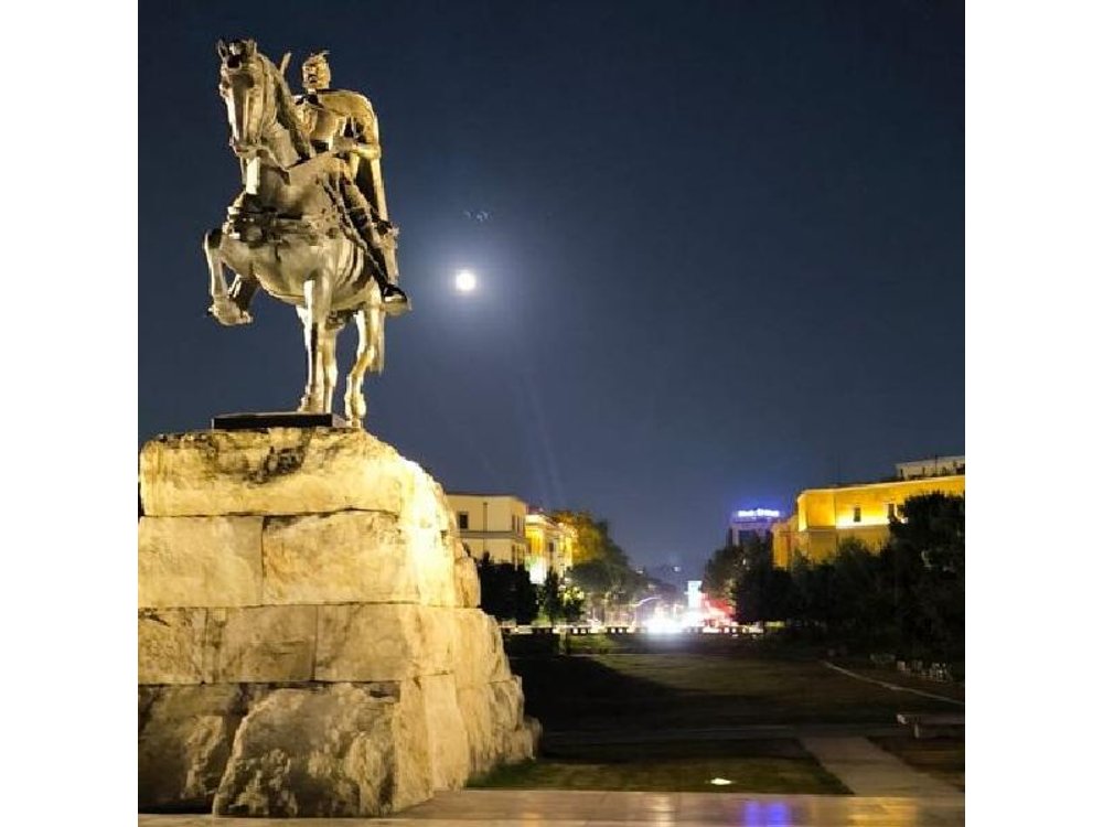 Highlights of Tirana, Promenade Walk with a Local Friend