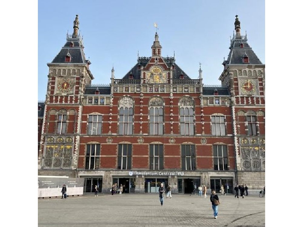 Amsterdam: Private Highlights Tour with Driver-Guide + Pickup