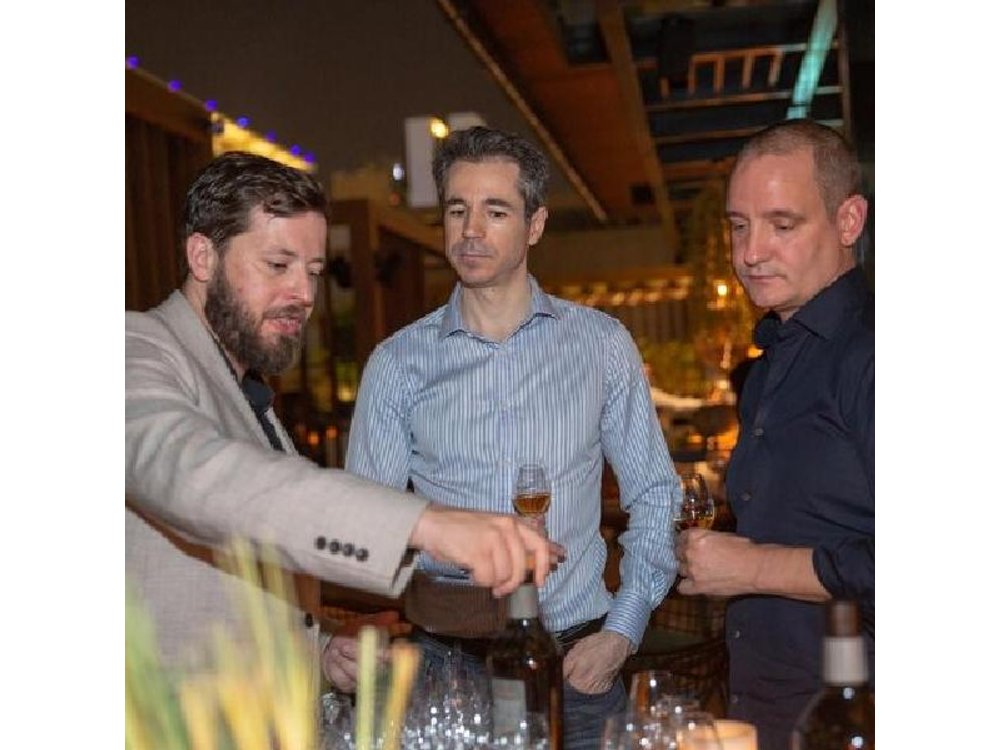 Private Edinburgh Whisky Themed Walking Tour by an Expert