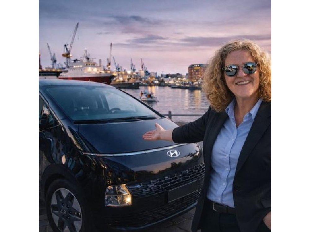 Hamburg Driverguide 4 hrs. - max. 7 persons