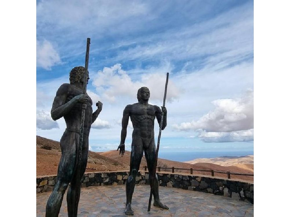 Fuerteventura biggest Tour: Beyond the Map. Go with locals!