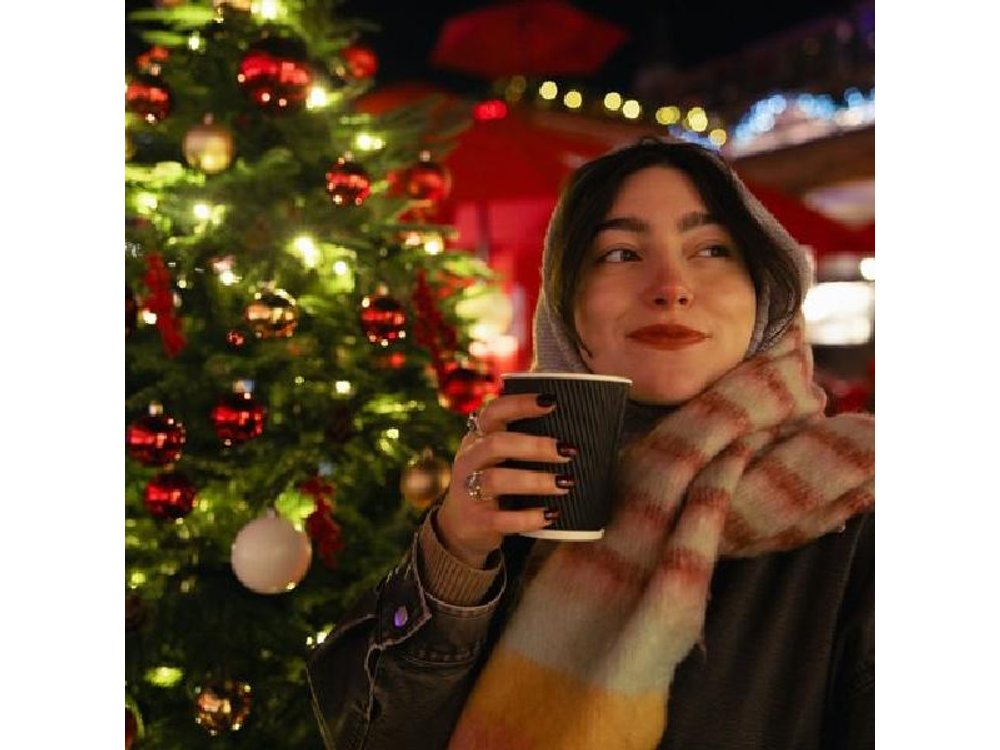 Paris Christmas Lights & Stories with Tastings on Champs-Élysées