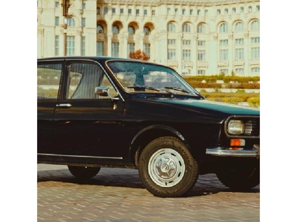 Bucharest Discovery Tour in Style Retro Car Experience