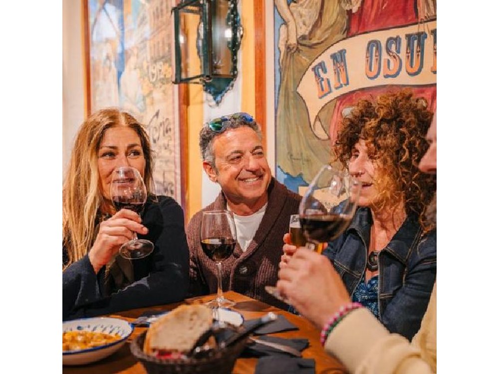 Malaga Food & Wine Tour: Tapas, Drinks and Delights with a Local