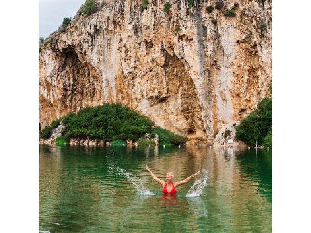 Thermal Lake Vouliagmeni and Beach Private Tour in Athens