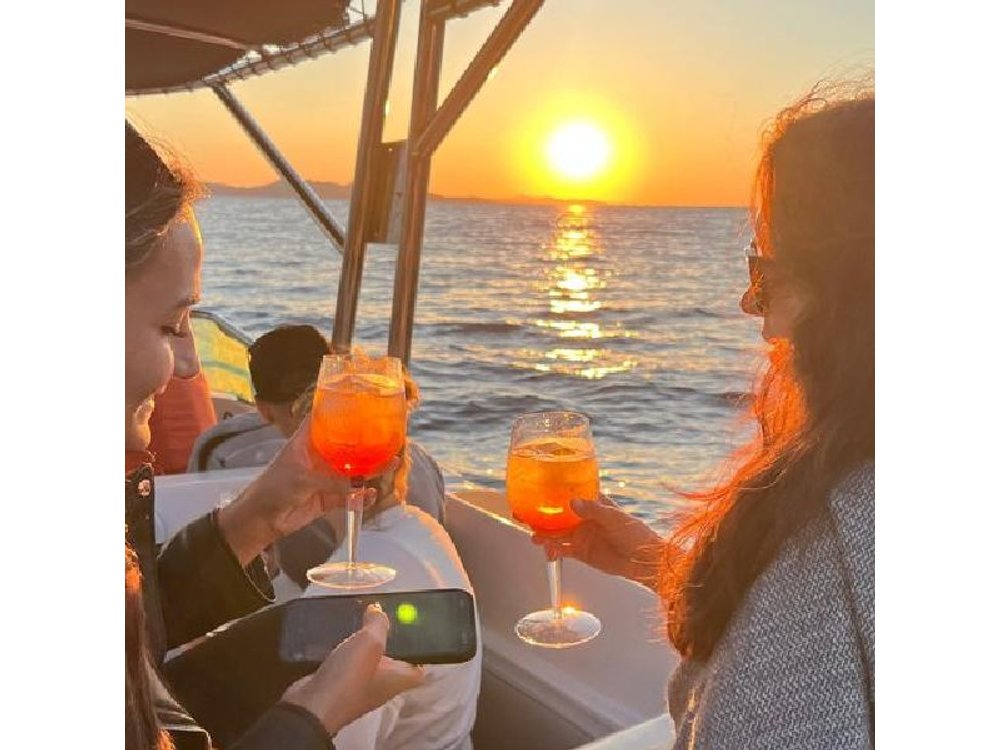 Luxury Sunset Cruise with Aperol Spritz from Trogir and Split