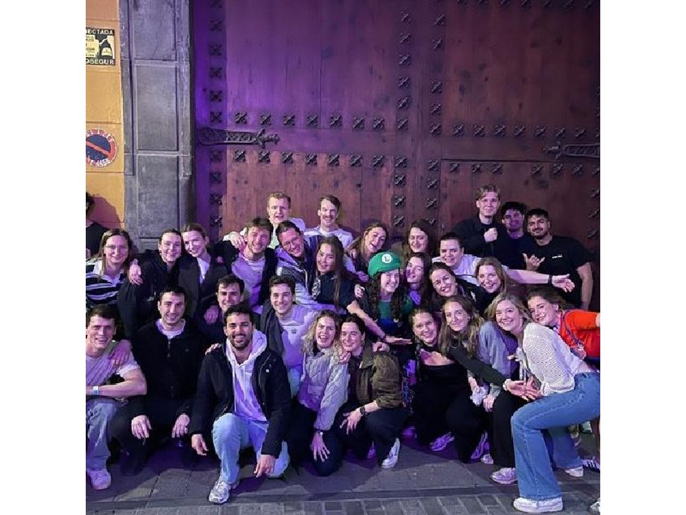 Pub Crawl Valencia: Bars, Free Shots & Club Entry