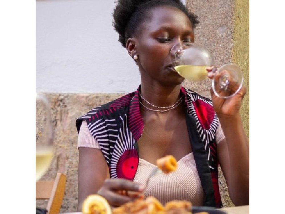 Barcelona Tapas & Wine Private Tour in Traditional Taverns