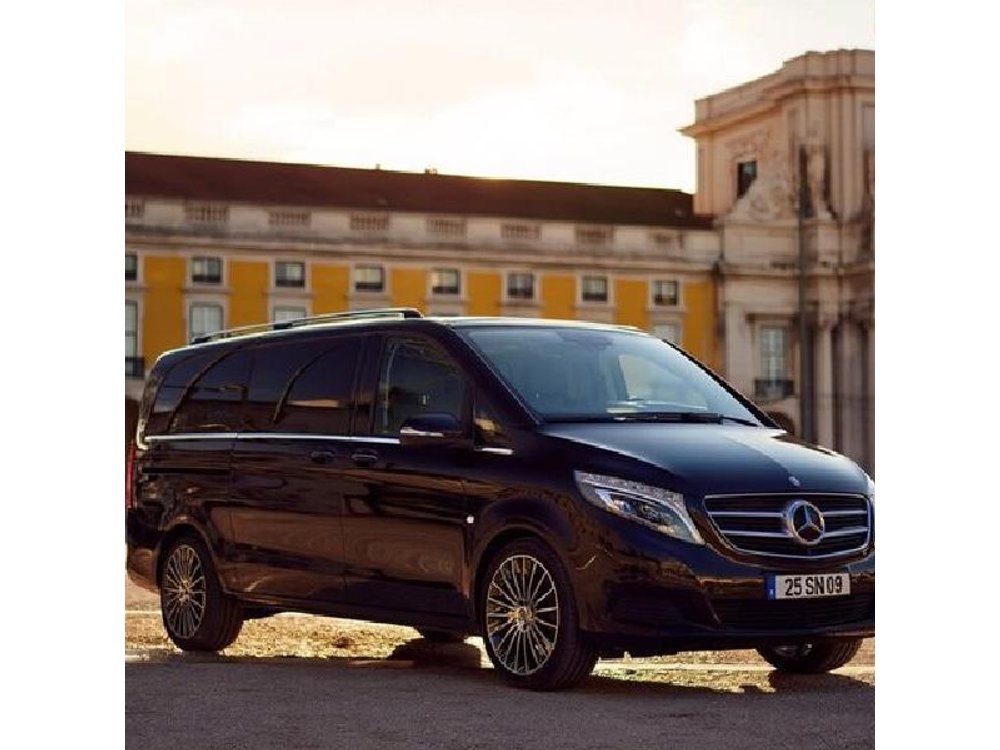 Lisbon Private Car Hire with Driver – plan your own tour