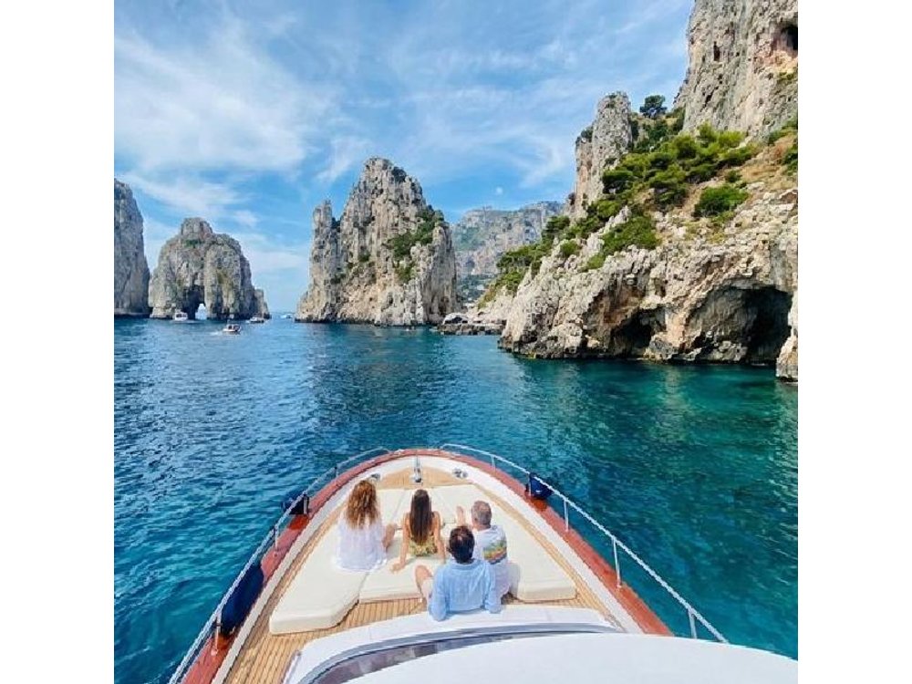 Capri Secret Corners by Boat Premium Tour with Local Captain