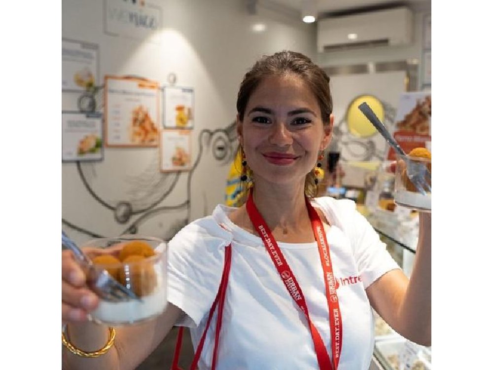 Venice Like a Local: Food, Wine & Spritz Tour with Traghetto Ride
